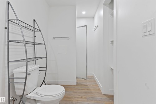 3120 Paisley Road, Edmonton, AB - Indoor