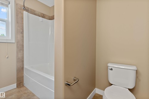 3120 Paisley Road, Edmonton, AB - Indoor Photo Showing Bathroom