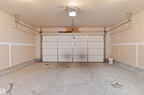 3120 Paisley Road, Edmonton, AB - Indoor Photo Showing Garage