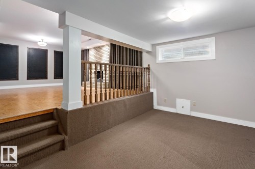 239 Wakina Drive, Edmonton, AB - Indoor Photo Showing Other Room