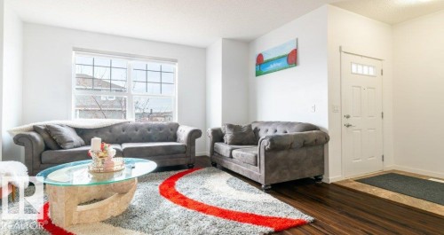 2031 52 Street Sw, Edmonton, AB - Indoor Photo Showing Living Room