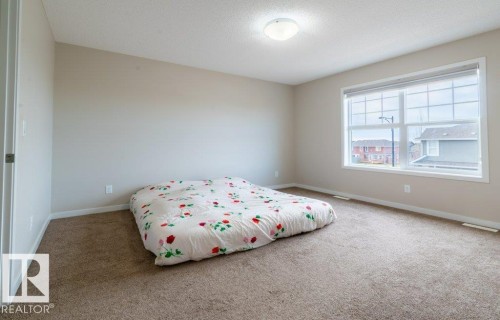 2031 52 Street Sw, Edmonton, AB - Indoor Photo Showing Bedroom