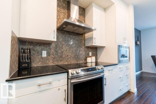 2031 52 Street Sw, Edmonton, AB - Indoor Photo Showing Kitchen