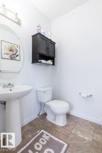 2031 52 Street Sw, Edmonton, AB - Indoor Photo Showing Bathroom
