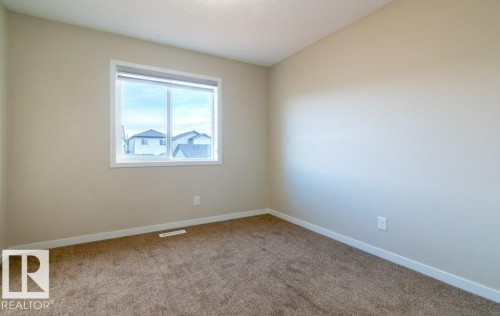 2031 52 Street Sw, Edmonton, AB - Indoor Photo Showing Other Room