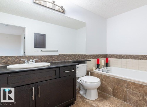 2031 52 Street Sw, Edmonton, AB - Indoor Photo Showing Bathroom