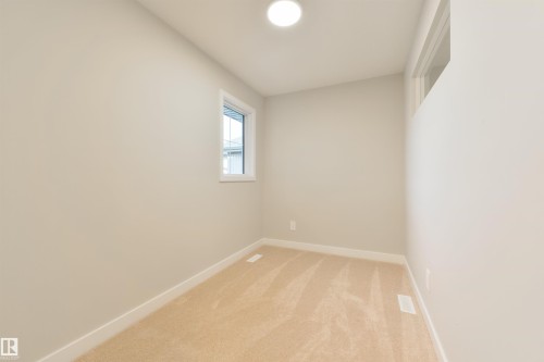 6 Cobblestone Gate, Spruce Grove, AB - Indoor Photo Showing Other Room