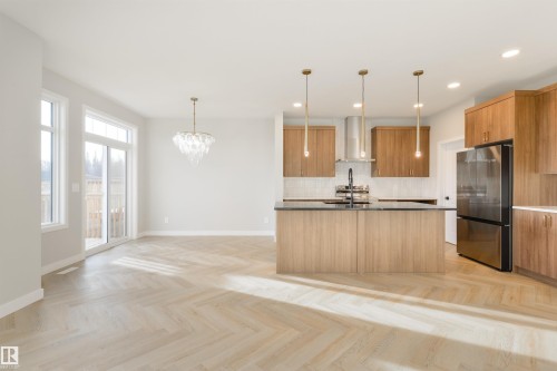 6 Cobblestone Gate, Spruce Grove, AB - Indoor Photo Showing Kitchen