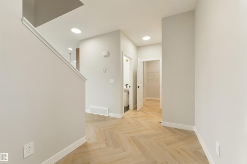 6 Cobblestone Gate, Spruce Grove, AB - Indoor Photo Showing Other Room