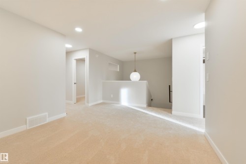 6 Cobblestone Gate, Spruce Grove, AB - Indoor Photo Showing Other Room