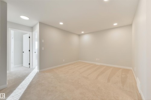 6 Cobblestone Gate, Spruce Grove, AB - Indoor Photo Showing Other Room