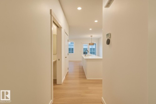 17 710 Mattson Drive, Edmonton, AB - Indoor Photo Showing Other Room