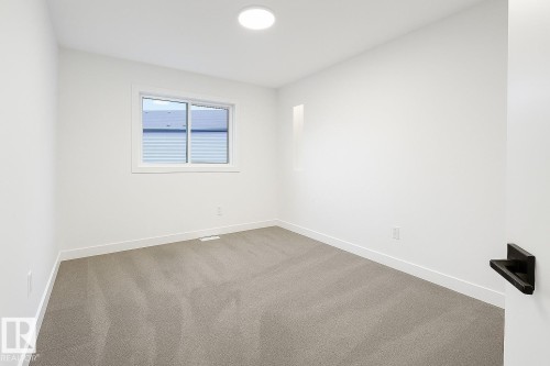 17 710 Mattson Drive, Edmonton, AB - Indoor Photo Showing Other Room