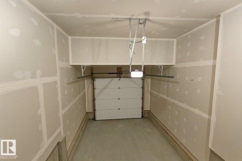 17 710 Mattson Drive, Edmonton, AB - Indoor Photo Showing Garage