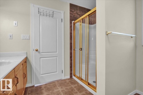 3676 30 Street, Edmonton, AB - Indoor Photo Showing Bathroom