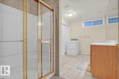 3676 30 Street, Edmonton, AB - Indoor Photo Showing Bathroom