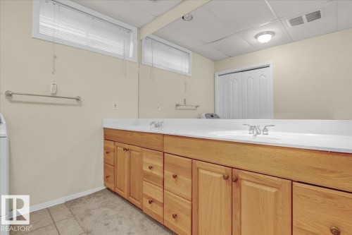 3676 30 Street, Edmonton, AB - Indoor Photo Showing Bathroom