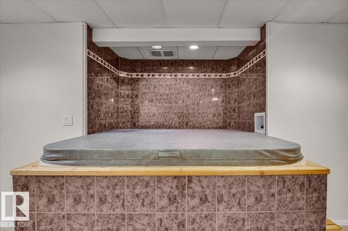 3676 30 Street, Edmonton, AB - Indoor