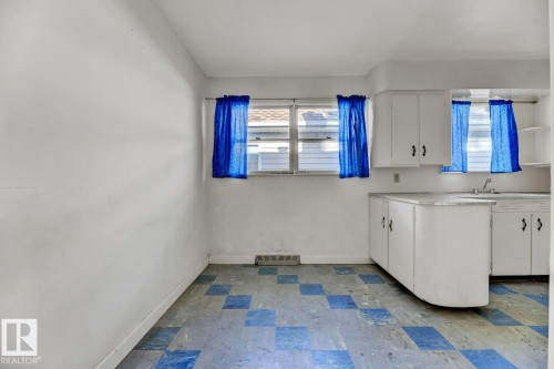 12007 69 Street, Edmonton, AB - Indoor