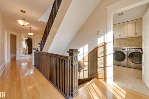 10317 Villa Avenue, Edmonton, AB - Indoor