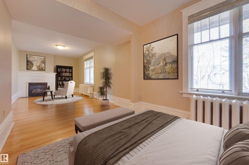 10317 Villa Avenue, Edmonton, AB - Indoor With Fireplace