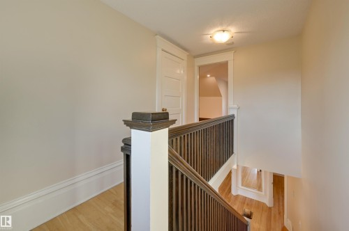 10317 Villa Avenue, Edmonton, AB - Indoor Photo Showing Other Room