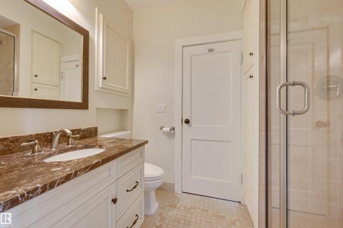 10317 Villa Avenue, Edmonton, AB - Indoor Photo Showing Bathroom