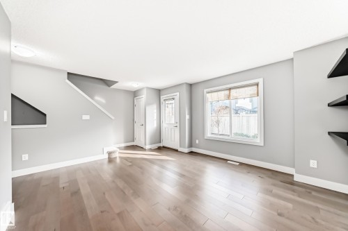 23 2922 Maple Way, Edmonton, AB - Indoor Photo Showing Other Room