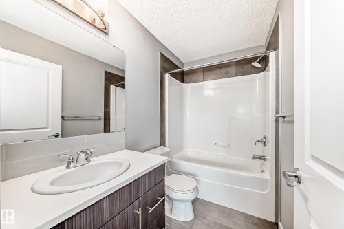 23 2922 Maple Way, Edmonton, AB - Indoor Photo Showing Bathroom