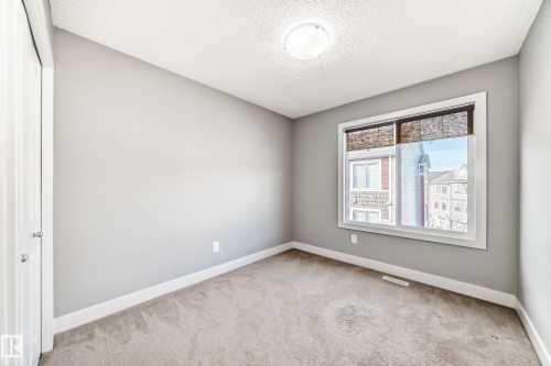 23 2922 Maple Way, Edmonton, AB - Indoor Photo Showing Other Room