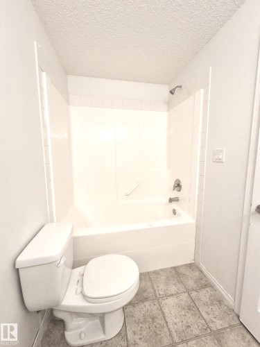 201 164 Bridgeport Boulevard, Leduc, AB - Indoor Photo Showing Bathroom