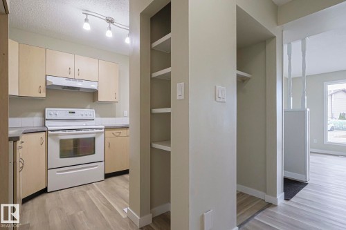 95 Wellington Crescent, Spruce Grove, AB - Indoor Photo Showing Kitchen
