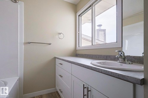 95 Wellington Crescent, Spruce Grove, AB - Indoor Photo Showing Bathroom