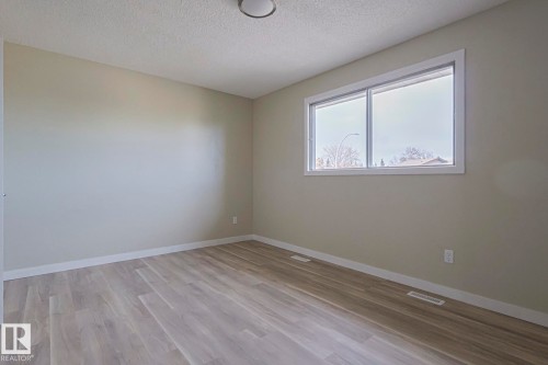 95 Wellington Crescent, Spruce Grove, AB - Indoor Photo Showing Other Room