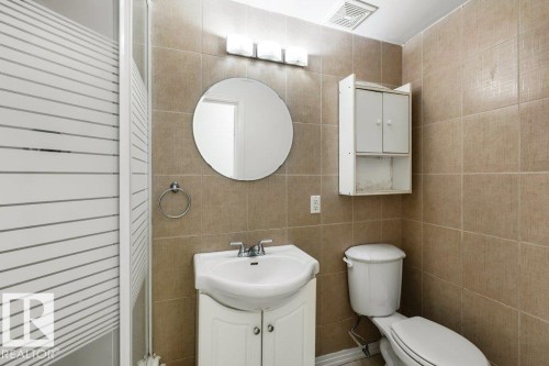 6144 165 Avenue, Edmonton, AB - Indoor Photo Showing Bathroom