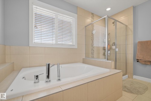 17032 43 Street, Edmonton, AB - Indoor Photo Showing Bathroom