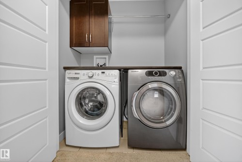 17032 43 Street, Edmonton, AB - Indoor Photo Showing Laundry Room