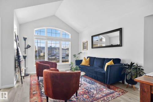 7224 158 Avenue, Edmonton, AB - Indoor Photo Showing Living Room