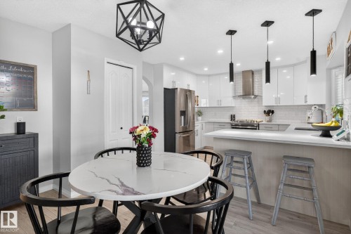 7224 158 Avenue, Edmonton, AB - Indoor Photo Showing Dining Room