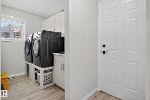 7224 158 Avenue, Edmonton, AB - Indoor Photo Showing Laundry Room