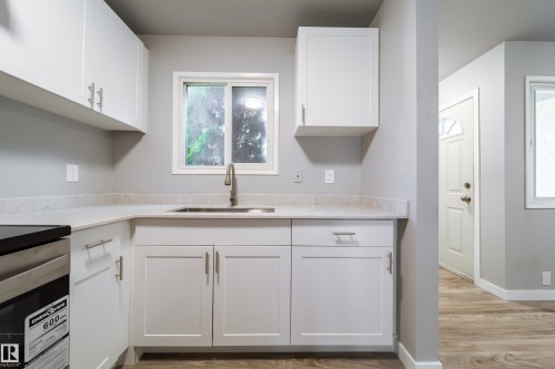 14075 30 Street, Edmonton, AB - Indoor Photo Showing Kitchen