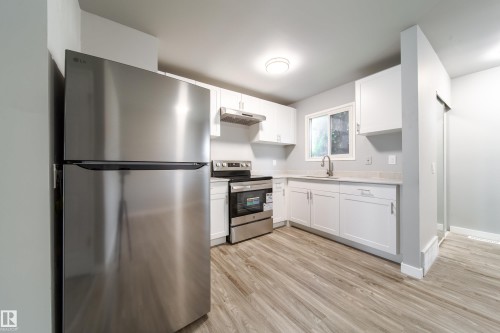 14075 30 Street, Edmonton, AB - Indoor Photo Showing Kitchen