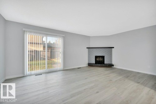 13618 27 Street Nw, Edmonton, AB - Indoor Photo Showing Living Room