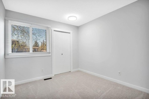 13618 27 Street Nw, Edmonton, AB - Indoor Photo Showing Other Room