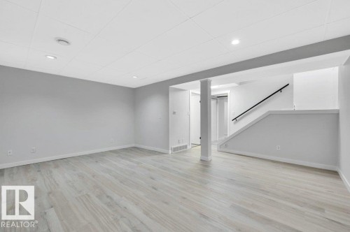 13618 27 Street Nw, Edmonton, AB - Indoor Photo Showing Other Room