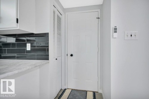 13618 27 Street Nw, Edmonton, AB - Indoor Photo Showing Other Room