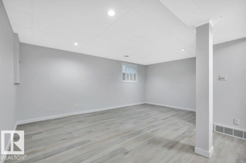 13618 27 Street Nw, Edmonton, AB - Indoor Photo Showing Other Room