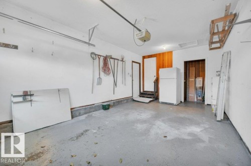 13618 27 Street Nw, Edmonton, AB - Indoor Photo Showing Garage