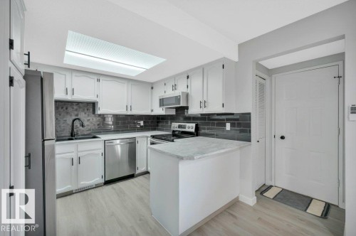 13618 27 Street Nw, Edmonton, AB - Indoor Photo Showing Kitchen