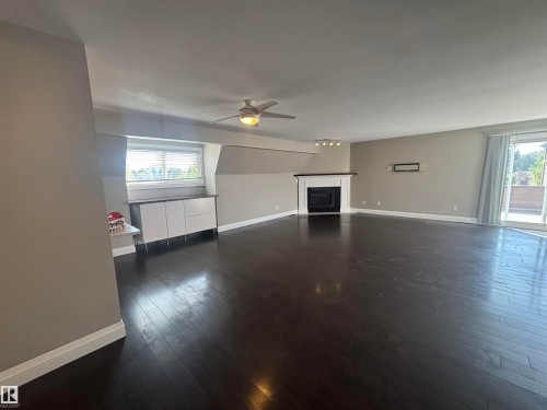 5979 40 Avenue, Edmonton, AB - Indoor Photo Showing Other Room